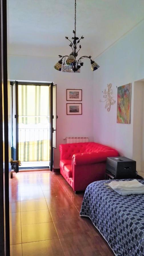 Casa Vacanze, In Centro Citta كالتانيسيتا المظهر الخارجي الصورة