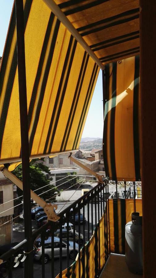 Casa Vacanze, In Centro Citta كالتانيسيتا المظهر الخارجي الصورة